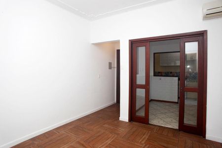 Sala de apartamento para alugar com 3 quartos, 79m² em Auxiliadora, Porto Alegre