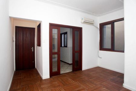 Sala de apartamento para alugar com 3 quartos, 79m² em Auxiliadora, Porto Alegre