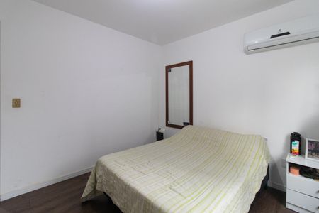 Quarto de apartamento à venda com 1 quarto, 52m² em Partenon, Porto Alegre
