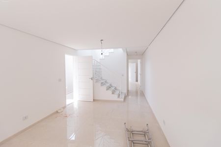Casa à venda com 125m², 3 quartos e 4 vagas Casa à venda com 125m², 3 quartos e 4 vagasSala