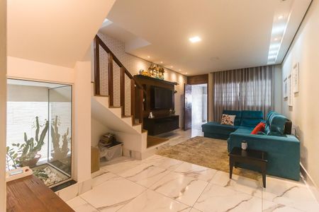 Casa para alugar com 182m², 2 quartos e 2 vagasSala