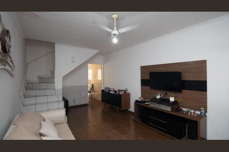 Sala de casa à venda com 3 quartos, 75m² em Vila Nivi, São Paulo