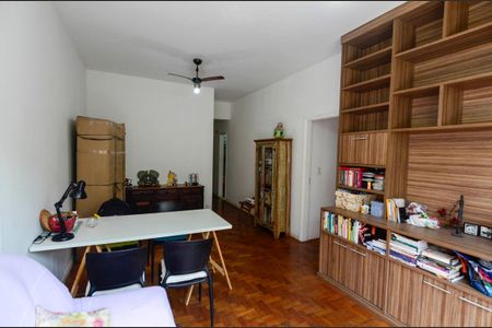 Apartamento à venda com 82m², 2 quartos e 1 vagaSala