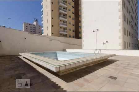 Apartamento à venda com 172m², 3 quartos e 2 vagas Apartamento à venda com 172m², 3 quartos e 2 vagasÁrea comum - Piscina