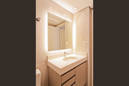 Apartamento à venda com 172m², 3 quartos e 2 vagas Apartamento à venda com 172m², 3 quartos e 2 vagasBanheiro da Suíte