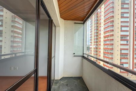 Apartamento à venda com 72m², 2 quartos e 1 vaga Apartamento à venda com 72m², 2 quartos e 1 vagaVaranda da Sala