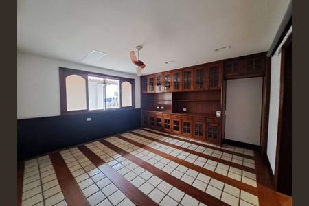 Casa à venda com 1600m², 4 quartos e 8 vagas