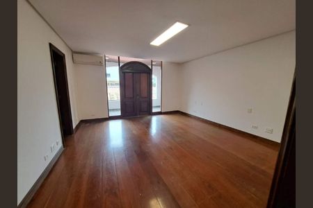 Casa à venda com 4 quartos, 1600m² em Barra da Tijuca, Rio de Janeiro