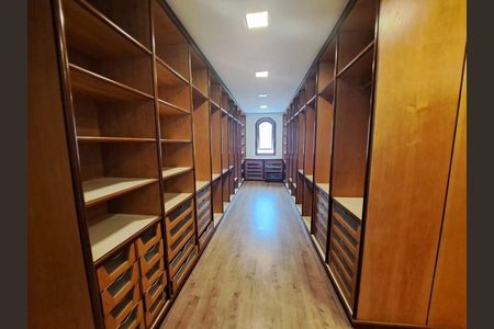 Casa à venda com 4 quartos, 1600m² em Barra da Tijuca, Rio de Janeiro