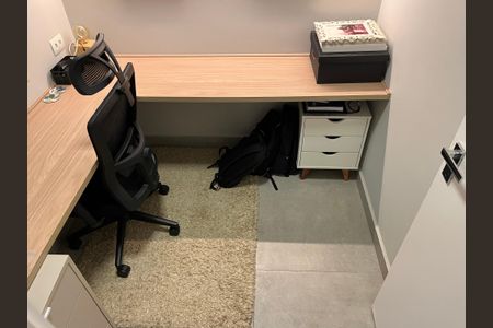 Apartamento à venda com 236m², 3 quartos e 1 vaga Apartamento à venda com 236m², 3 quartos e 1 vagaEscritório