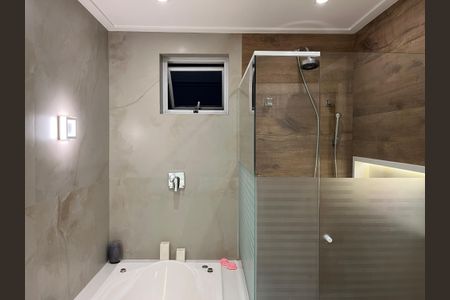 Apartamento à venda com 236m², 3 quartos e 1 vaga Apartamento à venda com 236m², 3 quartos e 1 vagaBanheiro da Suíte