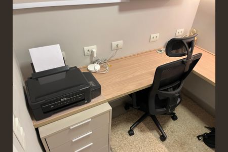 Apartamento à venda com 236m², 3 quartos e 1 vaga Apartamento à venda com 236m², 3 quartos e 1 vagaEscritório