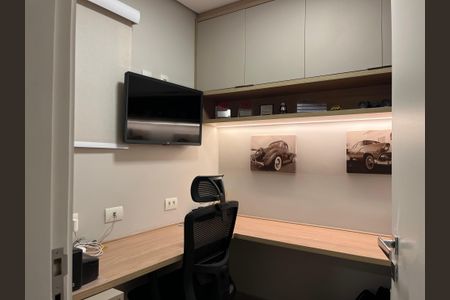 Apartamento à venda com 236m², 3 quartos e 1 vaga Apartamento à venda com 236m², 3 quartos e 1 vagaEscritório