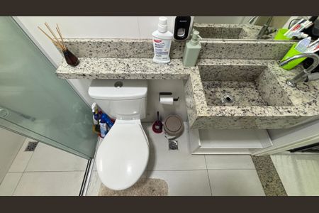Apartamento à venda com 81m², 2 quartos e 1 vaga Apartamento à venda com 81m², 2 quartos e 1 vagaBanheiro