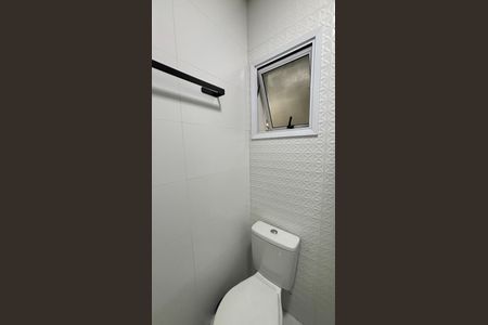 Apartamento à venda com 81m², 2 quartos e 1 vaga Apartamento à venda com 81m², 2 quartos e 1 vagaBanheiro da Suíte