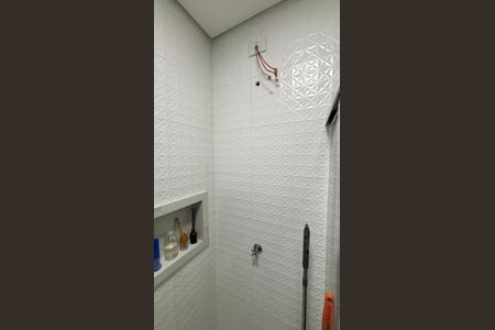 Apartamento à venda com 81m², 2 quartos e 1 vaga Apartamento à venda com 81m², 2 quartos e 1 vagaBanheiro da Suíte