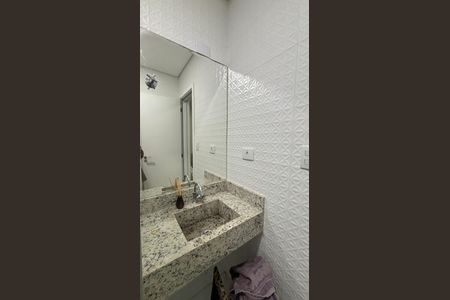 Apartamento à venda com 81m², 2 quartos e 1 vaga Apartamento à venda com 81m², 2 quartos e 1 vagaBanheiro da Suíte