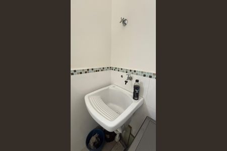 Apartamento à venda com 81m², 2 quartos e 1 vaga Apartamento à venda com 81m², 2 quartos e 1 vagaCobertura - Area de Serviço