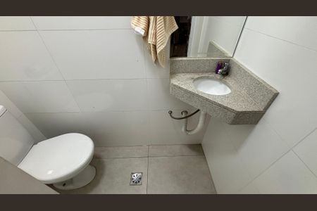 Apartamento à venda com 81m², 2 quartos e 1 vaga Apartamento à venda com 81m², 2 quartos e 1 vagaCobertura - Banheiro