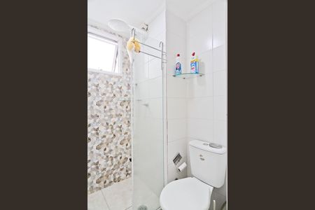 Banheiro de apartamento para alugar com 2 quartos, 43m² em Parque Jaraguá, São Paulo
