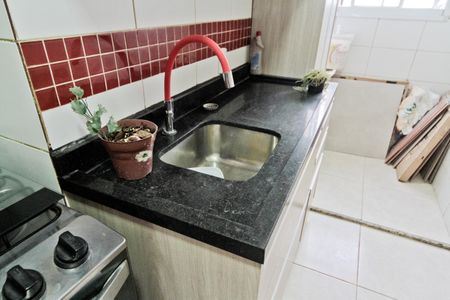 Cozinha de apartamento para alugar com 2 quartos, 43m² em Parque Jaraguá, São Paulo