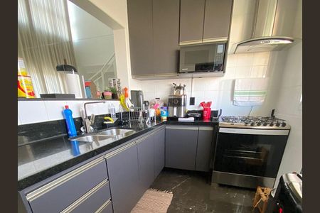 Apartamento à venda com 120m², 3 quartos e 3 vagasCozinha 