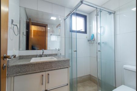 Apartamento para alugar com 119m², 3 quartos e 2 vagas Apartamento para alugar com 119m², 3 quartos e 2 vagasBanheiro da Suite