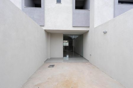 Casa à venda com 95m², 2 quartos e 2 vagasHall de entrada