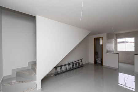 Sala de casa à venda com 2 quartos, 95m² em Piratininga, Belo Horizonte