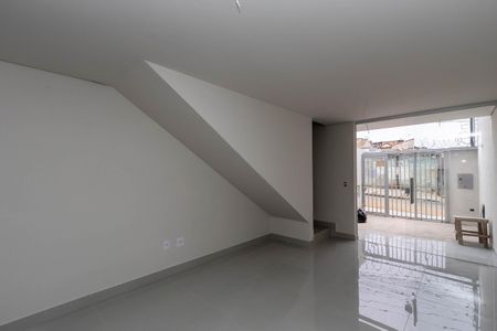 Sala de casa à venda com 2 quartos, 75m² em Rio Branco, Belo Horizonte