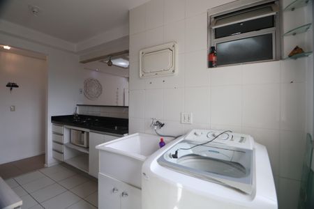 Apartamento à venda com 63m², 3 quartos e sem vagaCozinha e Área de Serviço