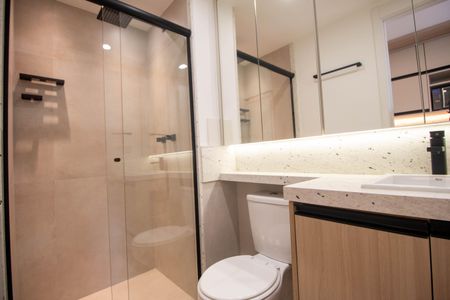 Banheiro de apartamento para alugar com 1 quarto, 28m² em Jardim das Acacias, São Paulo