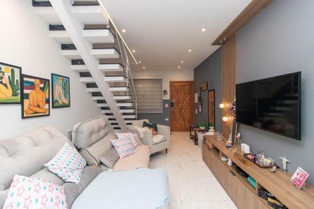 Sala de casa à venda com 3 quartos, 131m² em Vila Nivi, São Paulo