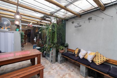 Casa à venda com 131m², 3 quartos e 2 vagasQuintal