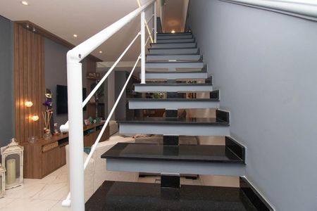 Casa à venda com 131m², 3 quartos e 2 vagasCorredor