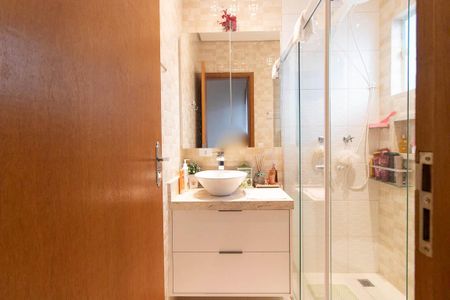 Casa à venda com 131m², 3 quartos e 2 vagasBanheiro da Suíte 1