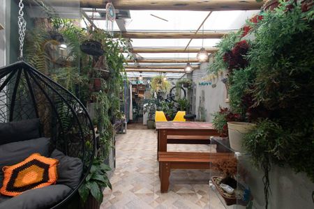 Casa à venda com 131m², 3 quartos e 2 vagasQuintal