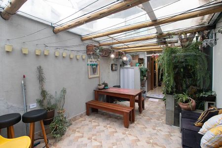 Casa à venda com 131m², 3 quartos e 2 vagasQuintal