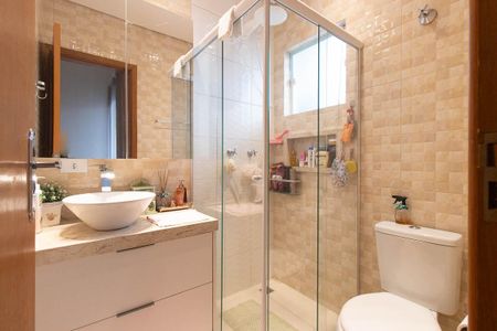 Casa à venda com 131m², 3 quartos e 2 vagasBanheiro da Suíte 1