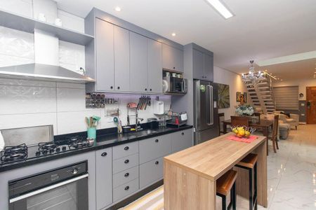 Casa à venda com 131m², 3 quartos e 2 vagasCozinha