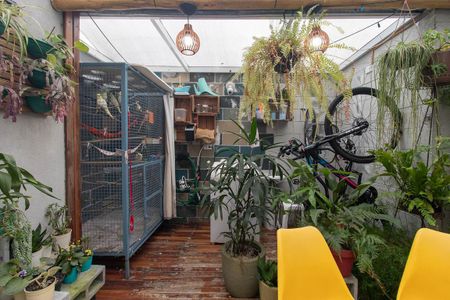 Casa à venda com 131m², 3 quartos e 2 vagasQuintal