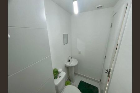 Apartamento para alugar com 32m², 2 quartos e sem vaga Apartamento para alugar com 32m², 2 quartos e sem vagaBanheiro