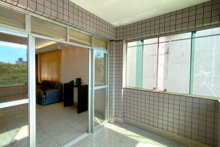 Apartamento à venda com 114m², 4 quartos e 2 vagas Apartamento à venda com 114m², 4 quartos e 2 vagasVaranda da Sala