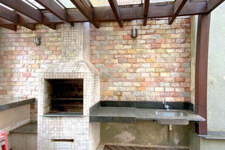 Apartamento à venda com 114m², 4 quartos e 2 vagas Apartamento à venda com 114m², 4 quartos e 2 vagasÁrea comum - Churrasqueira