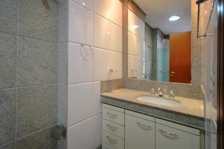 Apartamento à venda com 114m², 4 quartos e 2 vagasBanheiro da Suíte