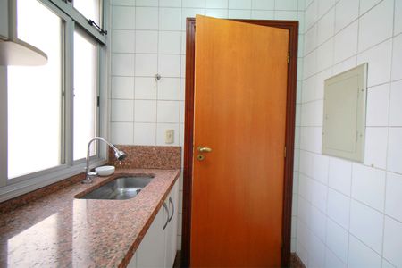 Apartamento à venda com 114m², 4 quartos e 2 vagasCozinha