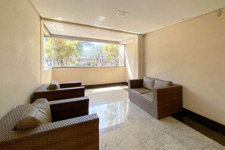 Apartamento à venda com 114m², 4 quartos e 2 vagas Apartamento à venda com 114m², 4 quartos e 2 vagasHall social