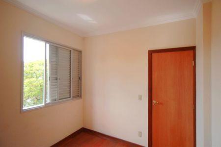 Apartamento à venda com 114m², 4 quartos e 2 vagasQuarto 2