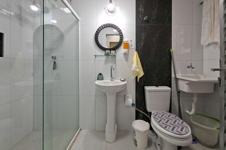 Studio para alugar com 30m², 1 quarto e sem vaga Studio para alugar com 30m², 1 quarto e sem vagaBanheiro