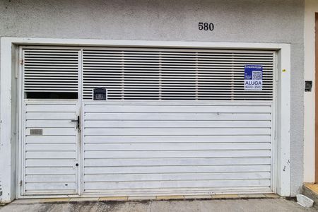 Casa à venda com 300m², 2 quartos e 2 vagasFachada